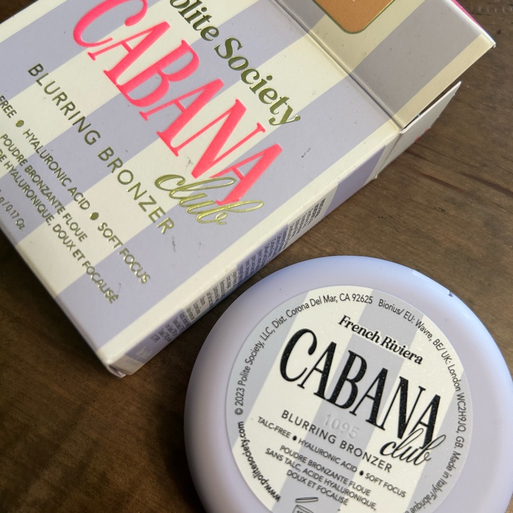 Cabana Club Blurring Bronzer - French Riviera Lilac